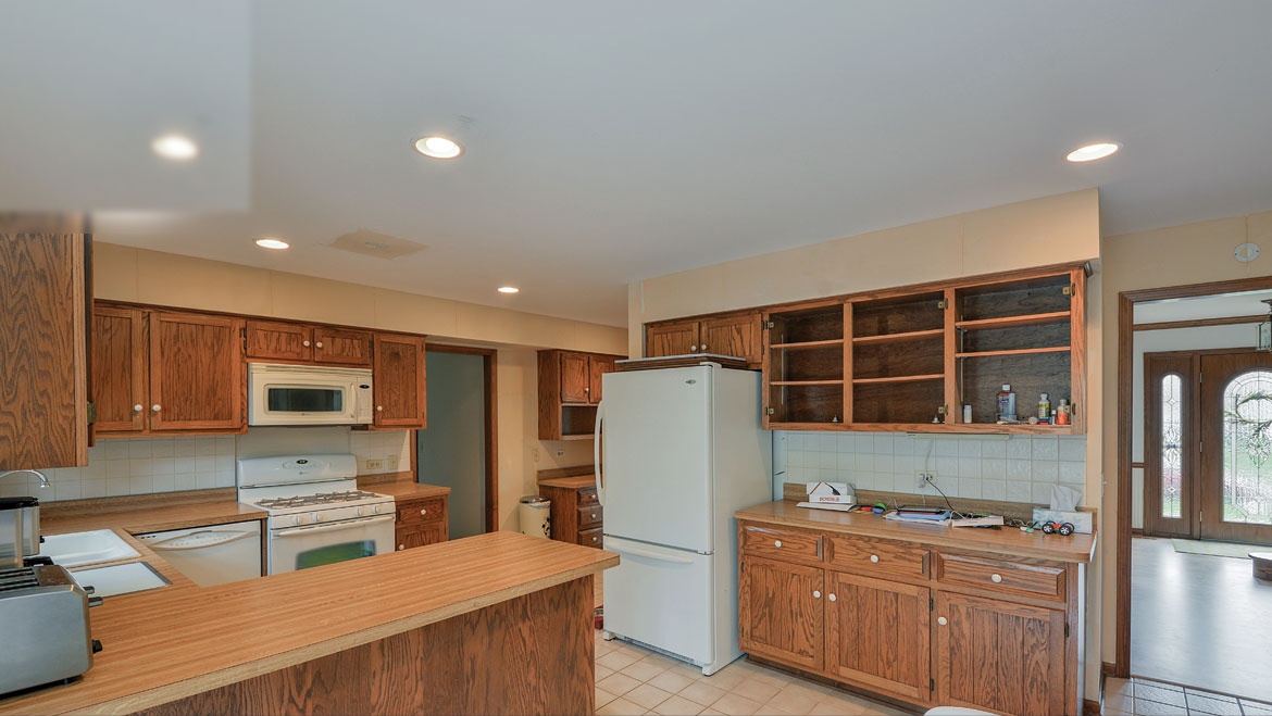 Kitchen before renovation